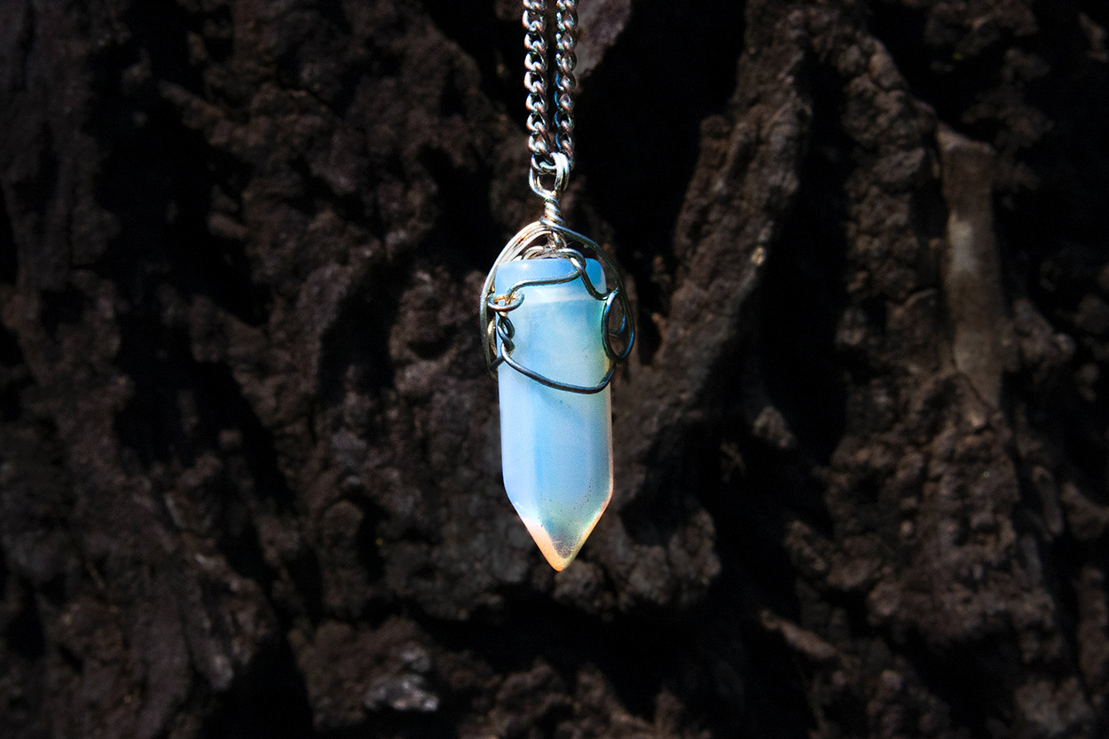 How to Make Crystal Jewelry (With or Without Wire)